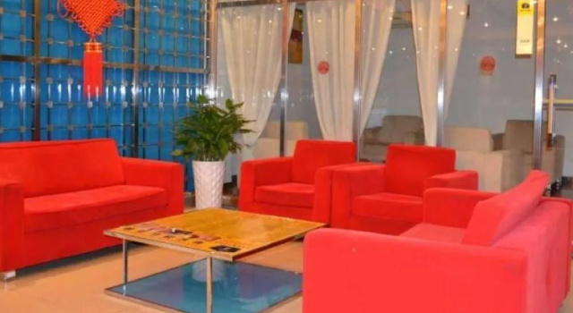 Shaoxing Home Inn - City Square, Забронировать Отель Отели Шаосин с парковкой, рядом с Shaoxing Railway Station, Парковка