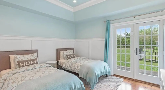 Modern Hamptons Villa, Забронировать Вилла Отели Нойек с бассейном, Бассейн