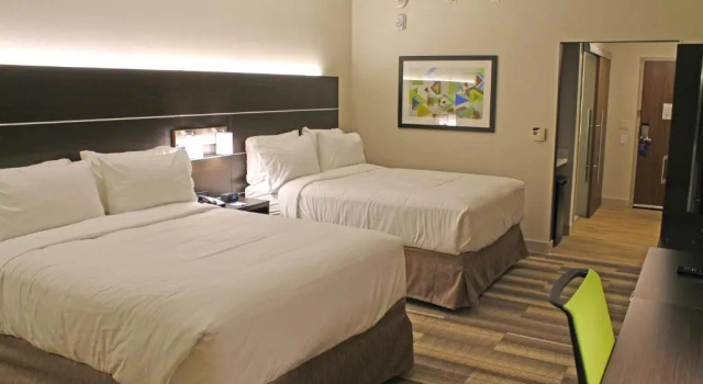 Четырёхместный номер Standard Holiday Inn Express & Suites St. Louis South - I-55 by IHG