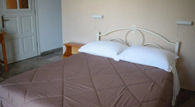 Студия с видом на бассейн Rising Sun Apartments & Studios
