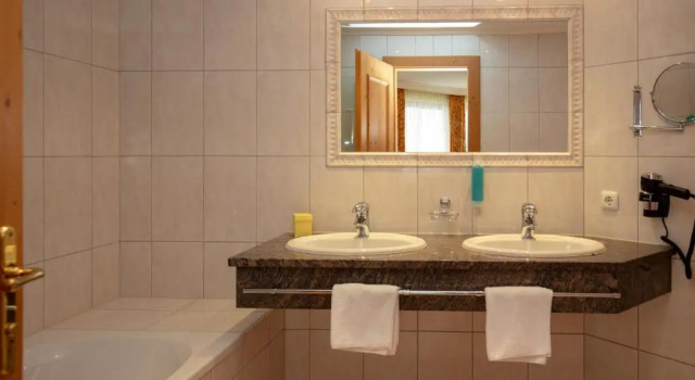 Двухместный номер Deluxe с балконом Alpenresidenz Trisanna