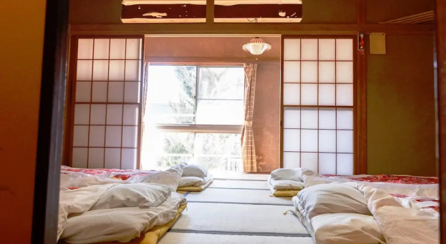 Kashiwaya Ryokan Guesthouse&Sharedhouse - Hostel, Забронировать Хостел Саку Нагано