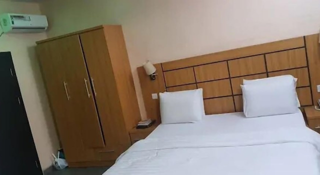 Sonamoni  Hotel, Book Hotel Hotels & Accommodations in Delta, Hotel