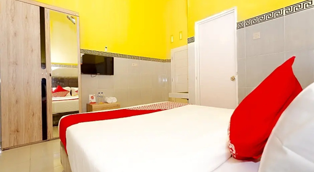 Номер Standard OYO 1427 Azzahra Guest House Syariah