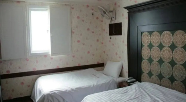 Windsor Royal Hotel, Забронировать Отель Мокпхо 