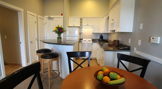 Rivertide Suites, Забронировать Отель Сисайд North Oregon Coast, рядом с The Buzz on Broadway