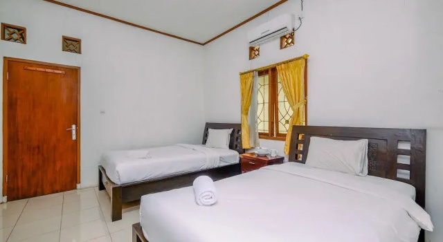 Comfort Stay Studio Room At Graha Wishnu Guest House, Reservar Casa de hóspedes Citaringgul West Java