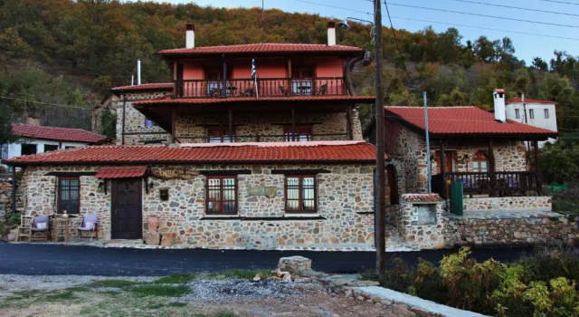 Iaspis Guesthouse, Забронировать Отель Сидирохори периферийная единица Кастория