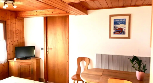 CHALET VENDEE-NEIGE Appartement LACHAT 4 places 2 chambres, Забронировать Шале Отели Лыжного курорта на озере Анси с парковкой, Парковка