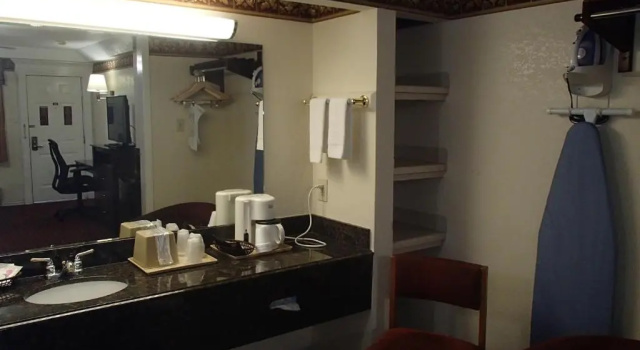 Четырёхместный номер Standard Budget Inn and Suites Corpus Christi