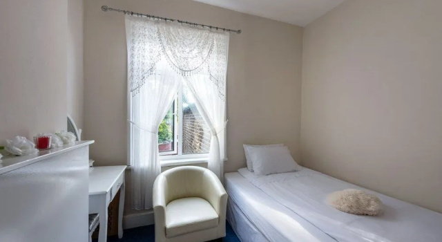 Newton Guesthouse, Забронировать Гостевой дом Стратфорд Большой Лондон