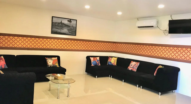 Elegant Hotel Pyi Thar Yar