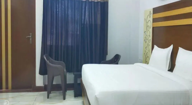 Deshraj Guest House, Забронировать Гостевой дом Отели Ришикеш с парковкой, Парковка