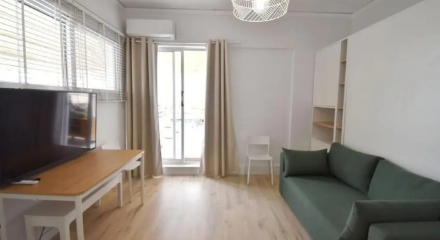 Penthouse Nea Smirni