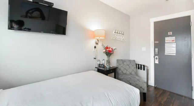 Номер Standard Queens Hotel
