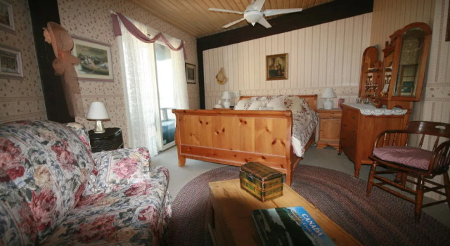 Stouffermill Bed & Breakfast, Забронировать Отель Алгонкин Хайлэндз Алгонкинский провинциальный парк