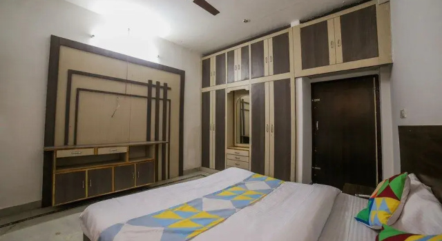 OYO Home 16423 Spacious 3BHK