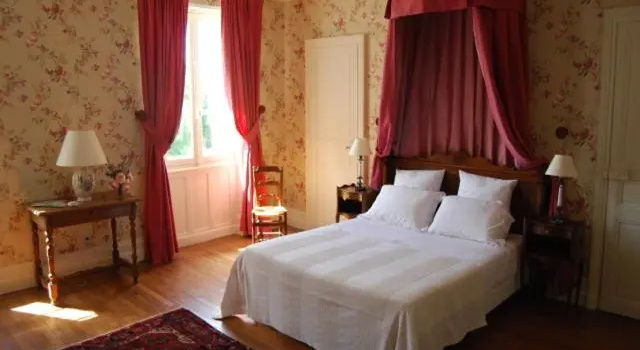 Номер Deluxe Chambres d'Hôtes Le Château de la Plante