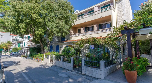 Apartments and Room Nada, 予約 アパートメント Drvenik Makarska Riviera