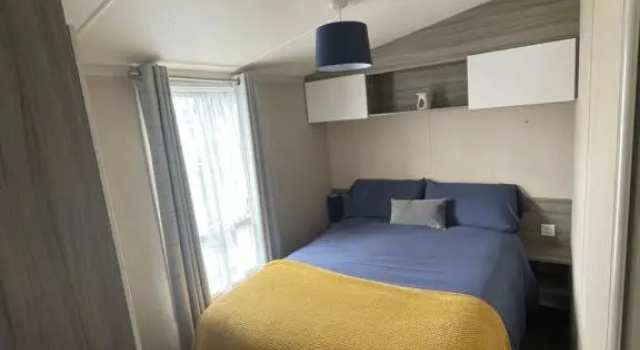Delightful 6 Berth Holiday Home with Decking Area, Забронировать Отель Отели Гавани Чичестера с бассейном, Бассейн