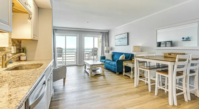 Oceanfront South Carolina Retreat - Pool & Balcony, Забронировать Апартаменты/квартира Отели Пляжа Гарден-Сити с парковкой, Парковка