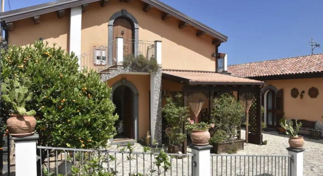 B&B Villa Liliya, Забронировать Вилла Отели Фьюмефреддо-ди-Сицилии с парковкой, Парковка