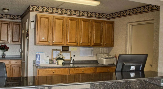 Rodeway Inn Richmond West End, Забронировать Отель Ричмонд Виргиния