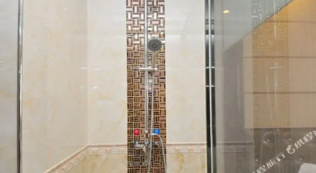 Yinuo Hotel (Baiyun Xialiang Metro Station), Забронировать Отель Отели Гуанчжоу с парковкой, Парковка
