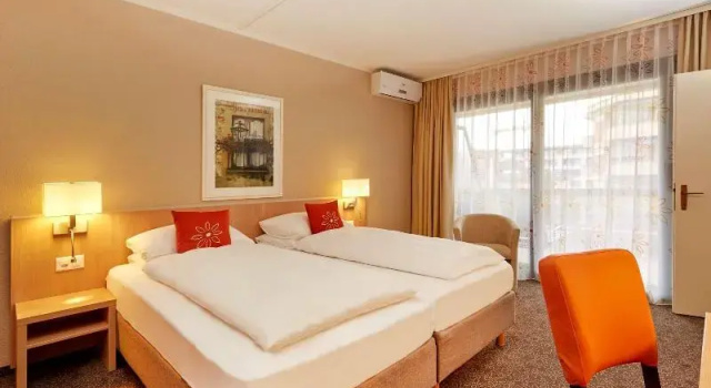 Двухместный номер Comfort с балконом H4 Hotel Arcadia Locarno