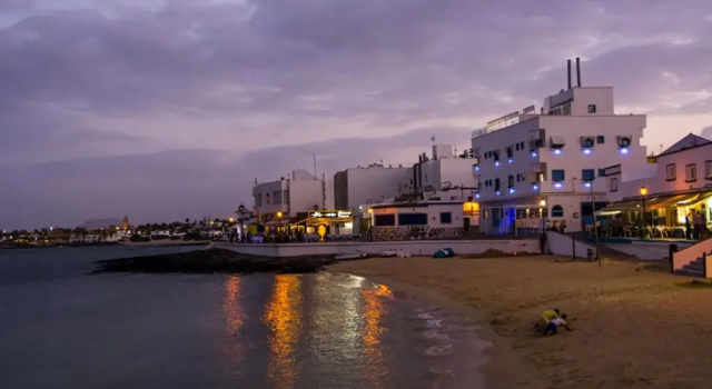 Апартаменты Urban Chill House with Terrace, BBQ & Wifi in the centre by Holidays Home
