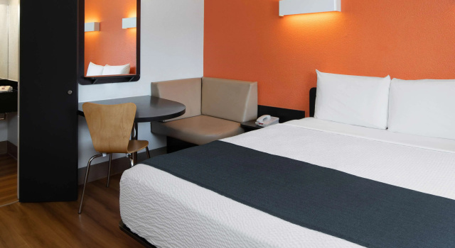Motel 6 Santa Barbara - Carpinteria South, Book Motel Carpinteria 
