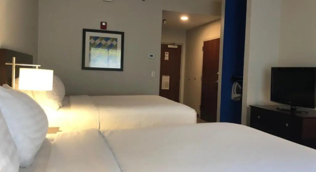 Четырёхместный номер Standard Comfort Inn Dayton South