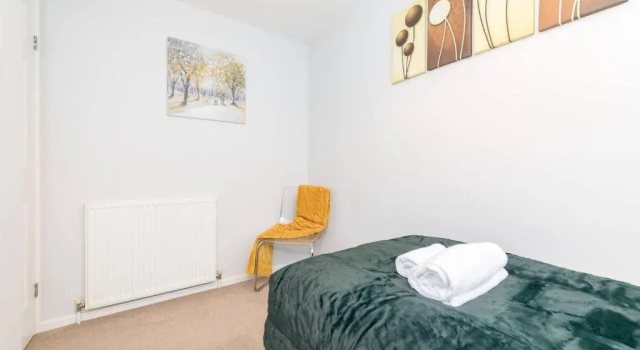 Milton Keynes Oldbrook Dexter-2BR by Homely Spaces, Забронировать Отель Отели Милтон-Кинс с парковкой, Парковка
