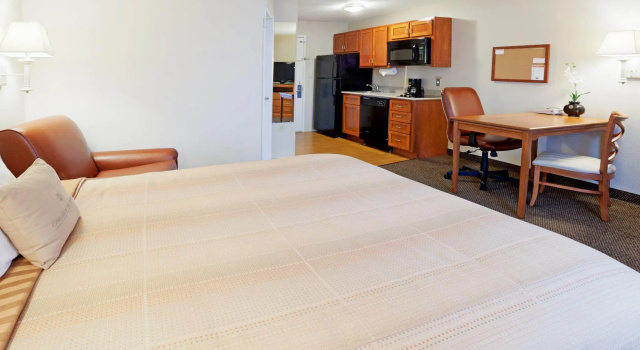 Двухместный люкс Candlewood Suites San Antonio Downtown by IHG