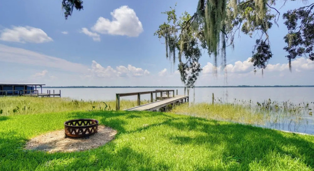 Luxe Waterfront Oasis w/ Dock - Direct Lake Access, Rezervasyon Tatil Evi Eustis Florida