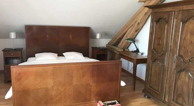 Hôtel de la Gare, La Petite Gilberte, Забронировать Отель Отели Bernese Jura/Neuchatel с парковкой, Парковка
