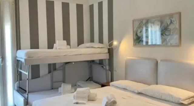 Четырёхместный номер Standard Hotel Berenice
