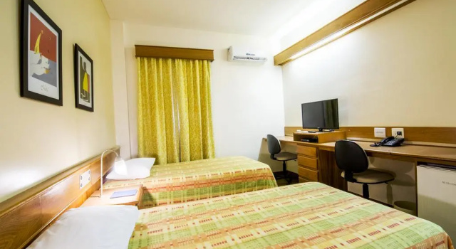 JR Hotel Marilia, Забронировать Отель Отели Сан-Паулу с парковкой, Парковка