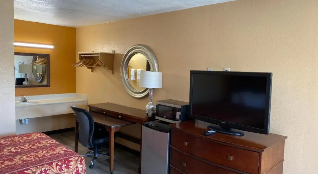 Четырёхместный номер Standard Deluxe Inn Hardeeville