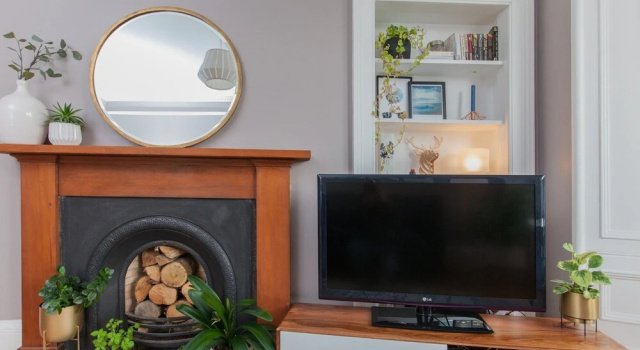 Spacious, Stylish 2BR Flat For 4 in Leith Walk, Book Hotel Broughton 