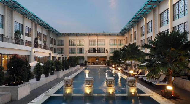 Hotel Aryaduta Medan, Rezervovat Hotel Medan Sumatra, blízko Cambridge City Square