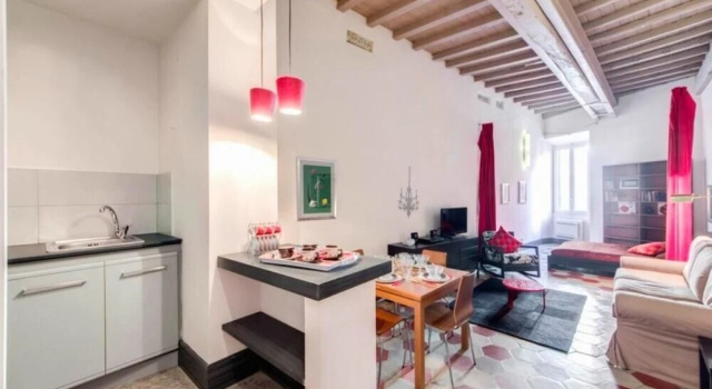 Apartment in piazza5 Scole, For 5 people, Center of Rome
