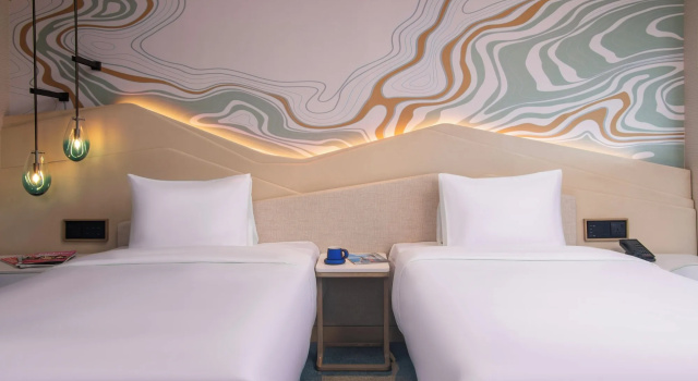 Hotel Indigo Bandung Dago Pakar by IHG, Varaa Hotelli Bandung hotellit, joissa on uima-allas, lähellä West Java Cultural Park, Uima-allas