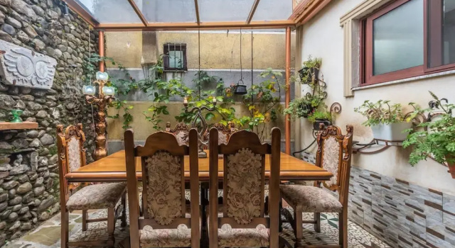Коттедж Kanuni - Authentic Albanian House
