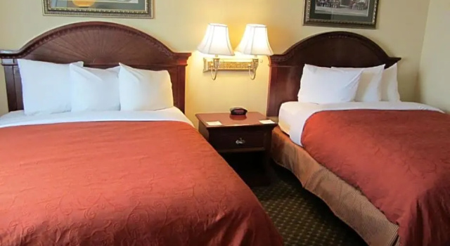 Четырёхместный люкс Country Inn & Suites by Radisson, Amarillo I-40 West, TX