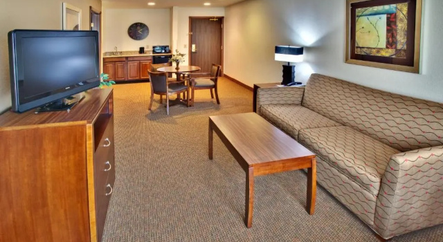 Двухместный люкс c 1 комнатой Holiday Inn Express Hotel & Suites - Dubuque West by IHG
