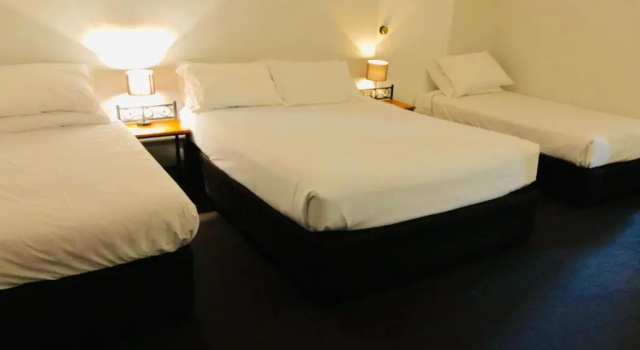Трёхместный номер Standard Campbelltown Colonial Motor Inn