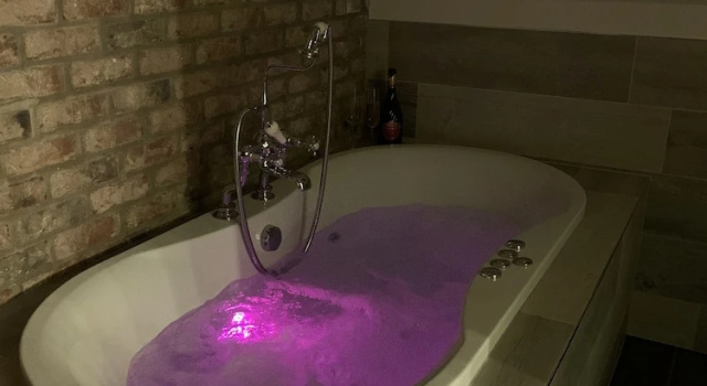 Коттедж Luxury Boutique Country Cottage With Hot Tub