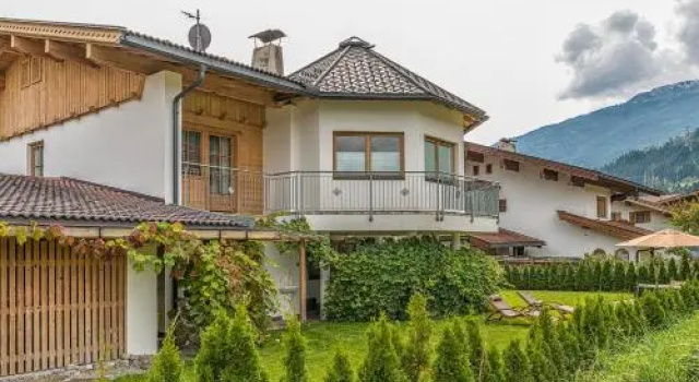 Sportchalet Zillertal, Забронировать Шале Отели Удернс с бассейном, рядом с Zillertal Golf Course, Бассейн