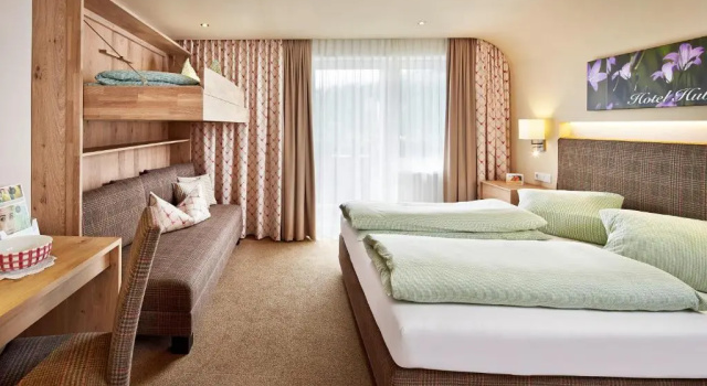 Семейный номер Standard с балконом Hotel Hubertus